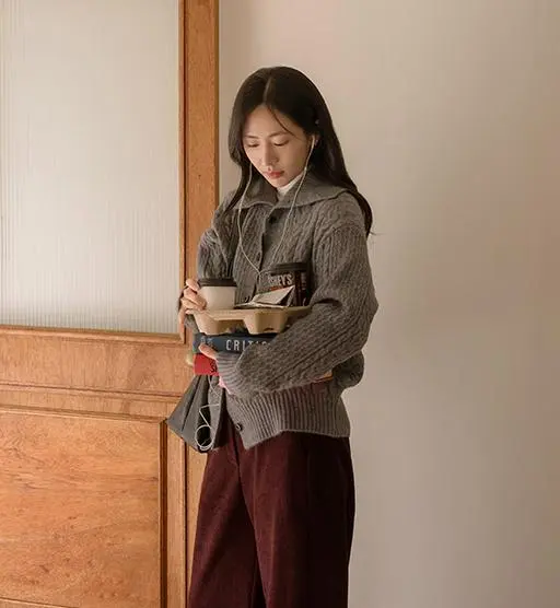 6DA32380HN_로이스 꽈배기 하이넥 가디건