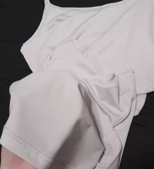 나시가 딱 달라붙지 않아서 시원하게 입겠네요!
