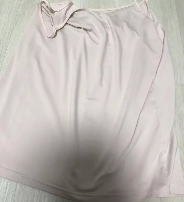 저렴한가격에 득템했어요 싸이즈고민하다 라지샀는데 프리사이즈도 괜찮았을것같아요