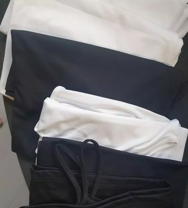 구매후 이너 재질 괜찮고 가격도 좋아서 화이트 블랙 일반사이즈 프리하고 살이 많이 찐