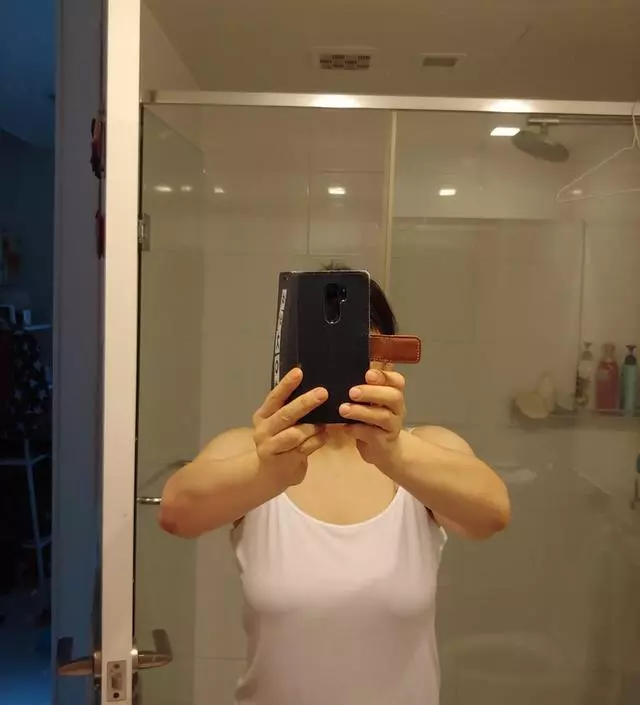 정말 착용감 좋은 이너나시입니다.  시원하고. . 탄성감 좋아요.  이걸 입고. . 티셔츠