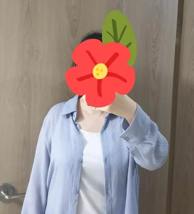 넉넉하게 입으려고 L사이즈로 주문했는데 프리사이즈로 주문해도 괜찮을 거 같아요. 나