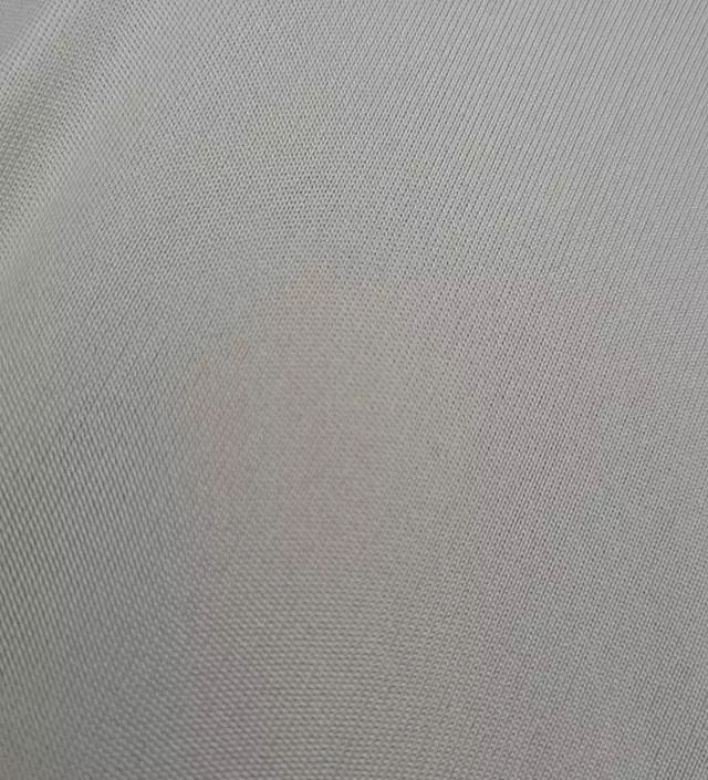 전에 구매하고 너무 좋아 다시 구매했어요~세탁해도 변형없고 시원하고 사이즈도 넉넉하