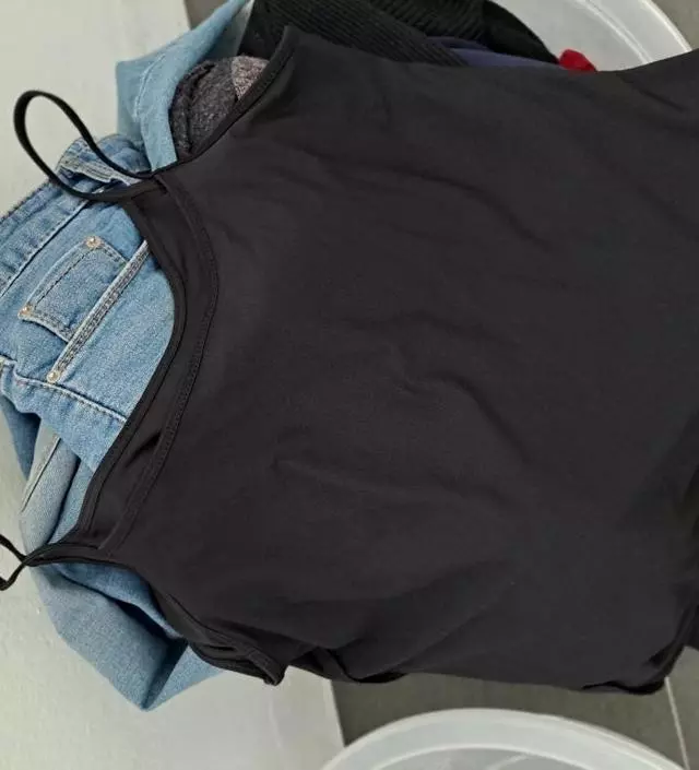 여름에나시는필수죠면으로된건금방늘어나서한철만입고버랴야하는데이거는소재고좋고늘어