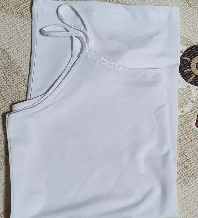 잘맞고 땀이나도 달라붙지 않아서 맘에 들어요
