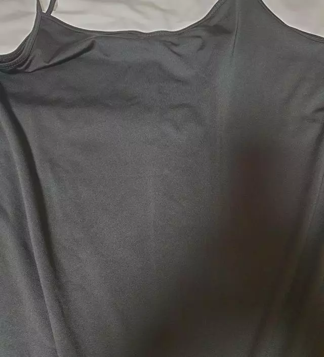 이거 이너나시 맘에 들어 사려다가 다른 제품들도 같이 구매하는바람에 다른옷을 4장이