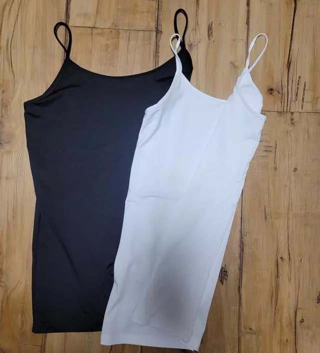 질감이 부드럽고 시원합니다.  여름에 입어도 좋을것같아요