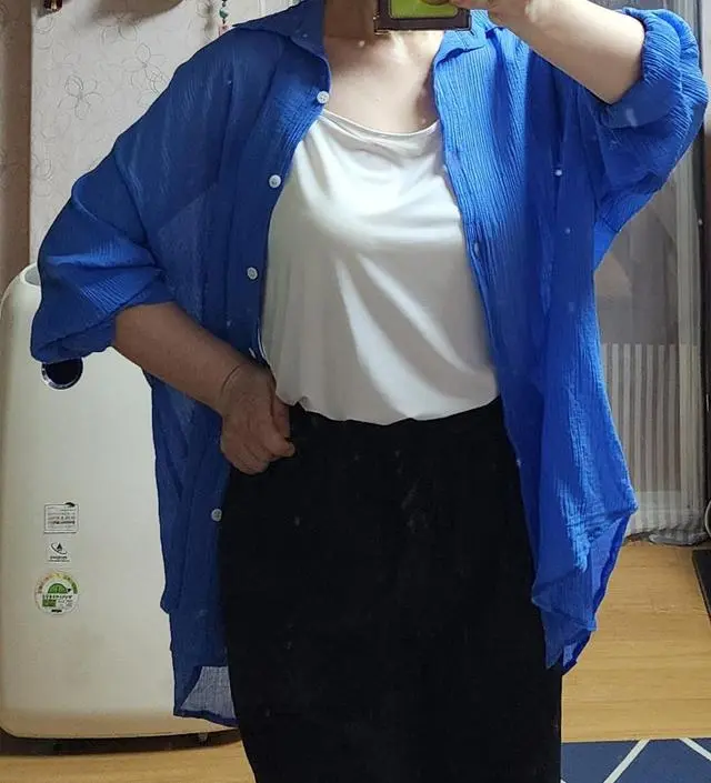 스판끼있어서 편하고 면나시가아니라 고급스러워보여요 사이즈도 여유가 많습니다