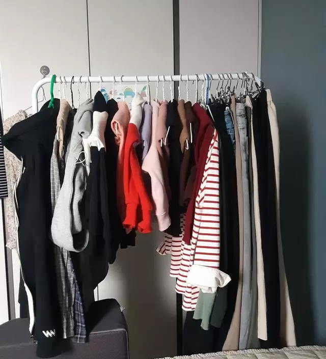 [네이버브랜드스토어 리뷰] 옷장만으로는 옷 보관이 부족하고 한번 입고 다시 입을 옷을 다시 옷장에 넣기가 그래서