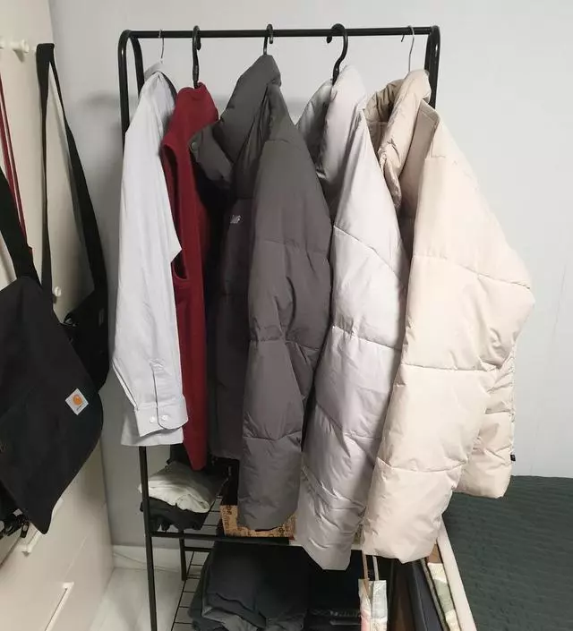 [네이버브랜드스토어 리뷰] 아이들방에 겨울옷 걸어 놓을 곳이 부족해서 구매하게 됐습니다. 사이즈 크지 않으면서