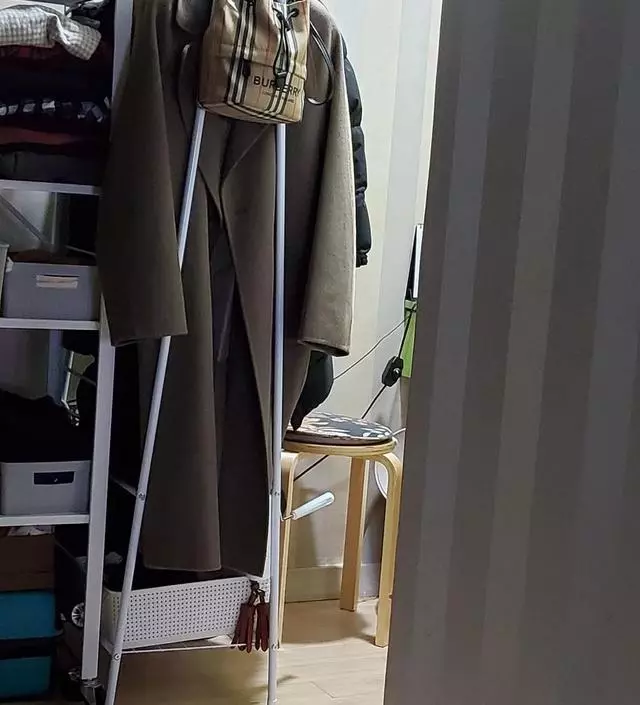 [네이버브랜드스토어 리뷰] 좁은공간에는 딱이네요 아래쪽에 수납도 할수있고...