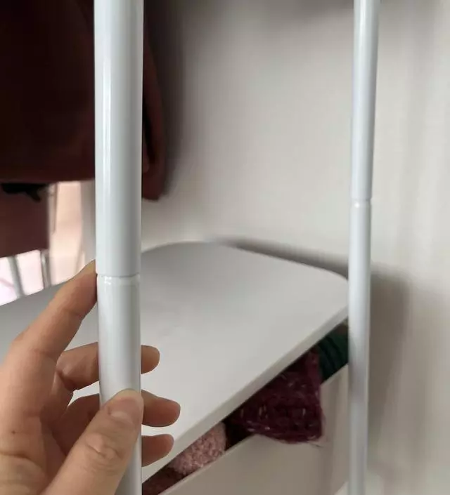 [네이버브랜드스토어 리뷰] 현실리뷰... 층이 두층이라서 편리하고 좋아요 수납함 놓고 깔끔하게 쓸 수 있네요
