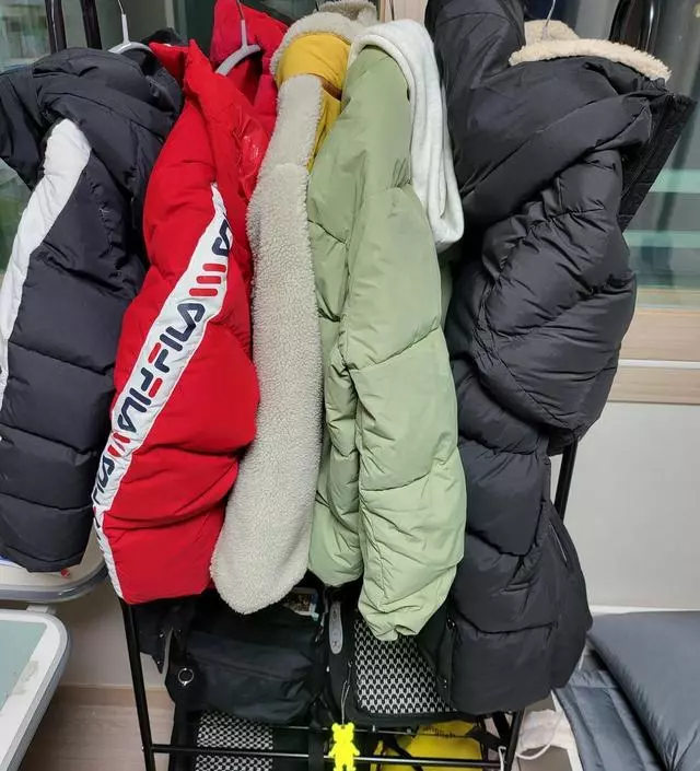 [네이버브랜드스토어 리뷰] 아들 방에 사줬는데 제품 상태도 좋고 좁은 곳에 유용하게 쓸 수 있어서 좋습니다. 가격