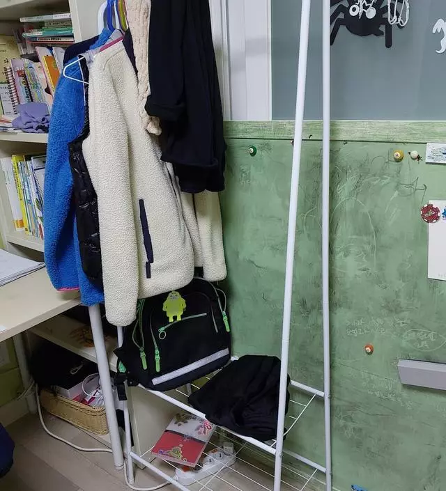 [네이버브랜드스토어 리뷰] 가볍고 공간차지 많이 안해서 좋아요
