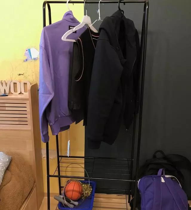 [네이버브랜드스토어 리뷰] 아이방에 교복 걸어놓으려 주문했어요.
