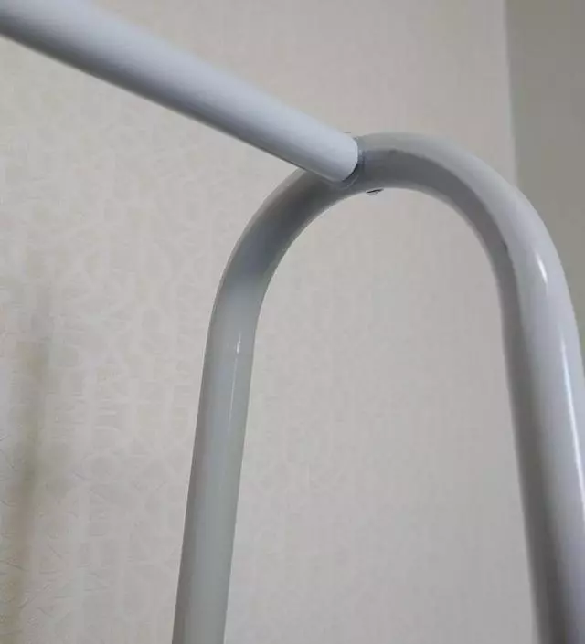 [네이버브랜드스토어 리뷰] 기스가 있지만 신경안 쓰일정도에요. 만족