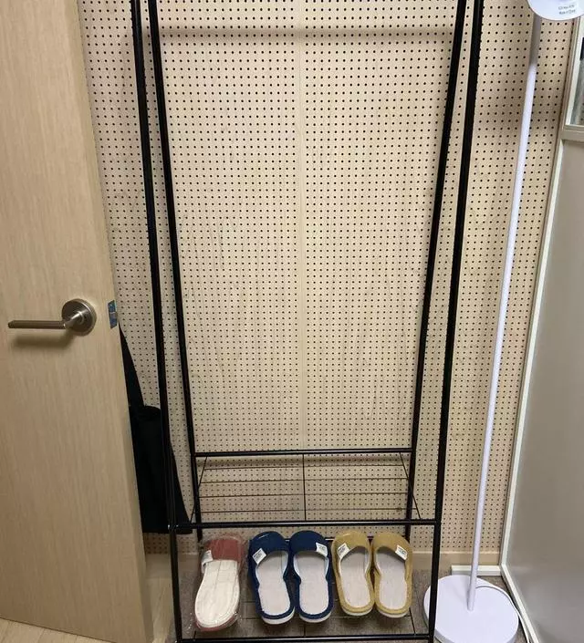 [네이버브랜드스토어 리뷰] 조립 아주 쉽고 좀 흔들리는건 예상했으니 괜찮아요!!깔끔하고 자리 차지 많이 안해 좋