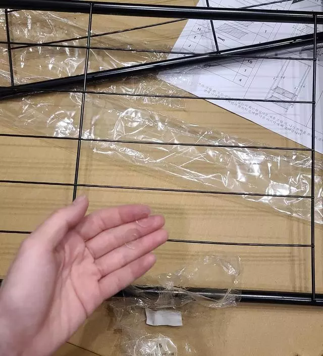 [네이버브랜드스토어 리뷰] 마침 옷걸이가 필요한 상황이었는데 도착보장 핫딜이 떠서 이때다 싶어 주문했어요.
