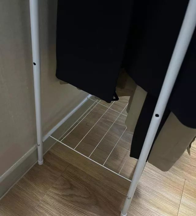 [네이버브랜드스토어 리뷰] 잠옷 걸기에도 좋고 가볍에 이것 저것 걸수있써서 좋아요! 밑에 수납 2단 다 연결안하면