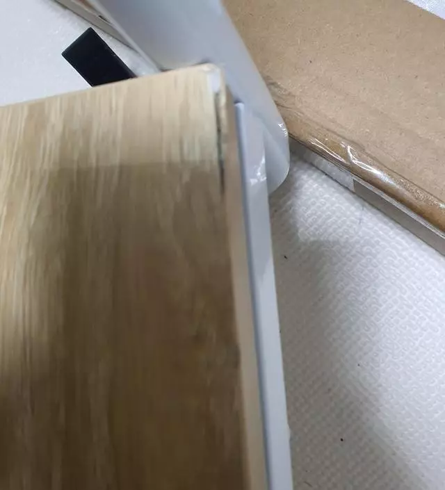 [네이버브랜드스토어 리뷰] 4개 구입했는데 4개 중 1개가 상판 갈라짐 있네요ㅜㅜ