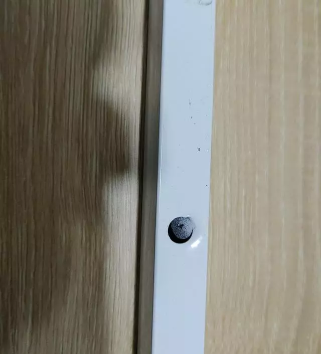 [네이버브랜드스토어 리뷰] 딸 방 행거로 쓰다가 안방에도 필요해서 하나 더 구입합니다. 조립은 다소 힘들지만 완