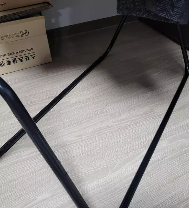 [네이버브랜드스토어 리뷰] 가성비 뛰어난 제품입니다. 디자인도 심플하고 크기에 비해 많은 옷을 걸수 있습니다. 