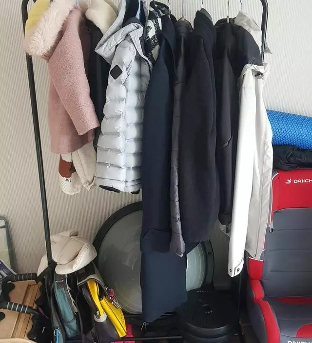 [네이버브랜드스토어 리뷰] 겨울에 외투를 걸어두기 딱좋네요.