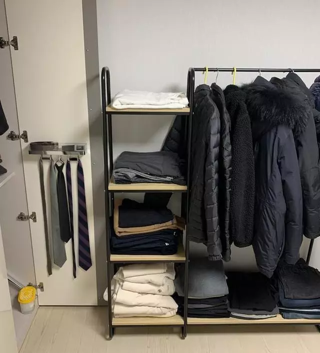 [네이버브랜드스토어 리뷰] 작은방 붙박이장이 작아서 구매했어요
