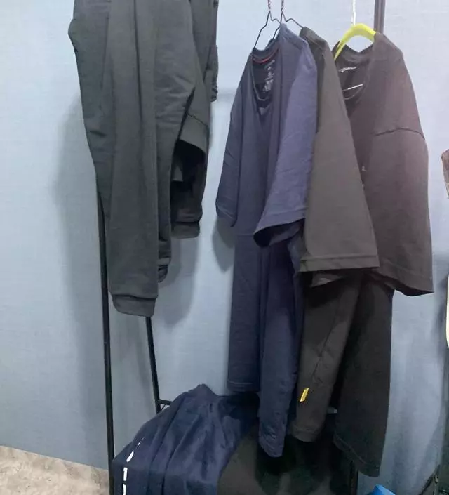 [네이버브랜드스토어 리뷰] 싸게 운동복 전용으로 걸이를 하나 삿내요 ㅎㅎ