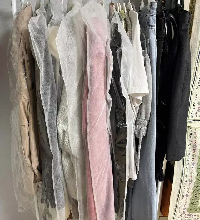 [네이버브랜드스토어 리뷰] 흔들거린다는 리뷰가 좀 많아서 걱정했는데 예상외로 좋아요~~ 가격대비 매우 만족합니