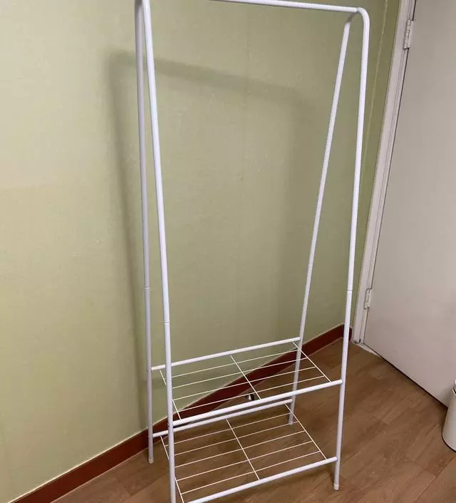 [네이버브랜드스토어 리뷰] 가성비 좋고 조립이 간편하고 가벼운 옷들 걸기 좋아요