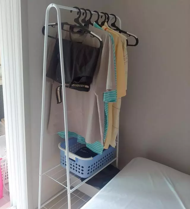 [네이버브랜드스토어 리뷰] 가격되비 괜찮아요약간 기울기 있지만 감안하고 사용중입니다 공간활용이 좋아요