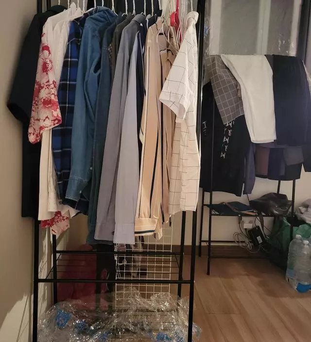 [네이버브랜드스토어 리뷰] 매우 만족합니다 선반도 바닥이 높아 로봇청소기가 들어가 청소할 수 있네요