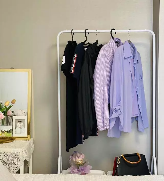 [네이버브랜드스토어 리뷰] 제가 선택한 제품은 바네스데코의 깔끔한 1단 행거인데요~
