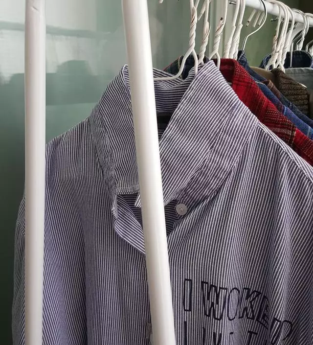 [네이버브랜드스토어 리뷰] 조립쉽고 단순  깔끔하네요~베란다에 간절기옷들 걸고
