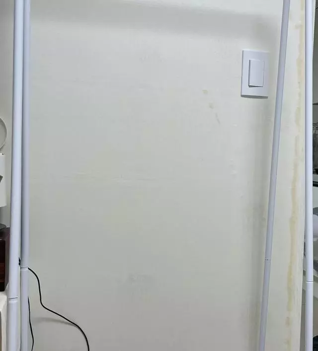 [네이버브랜드스토어 리뷰] 중간 이음부분 한쪽이 아예 들떠 딱 고정이 안됩니다 전부 조립했을 때 흔들리기도 하고