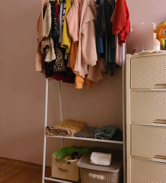 [네이버브랜드스토어 리뷰] 딸램옷정리 하려고구입했어요.가격비해 튼튼하니 좋아요.조립도 여자혼자하기 충분합니