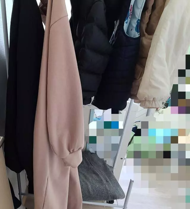 [네이버브랜드스토어 리뷰] 첨에 왔을때 너무 작은게 아닌가 걱정했는데 충분히 걸리네요.
