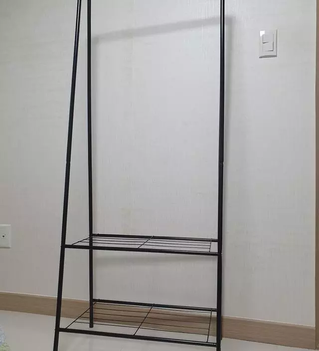 [네이버브랜드스토어 리뷰] 조립하고 위에 끼우는게 딱맞게 들어가지는 않아요 그치만 가격대비 조아요