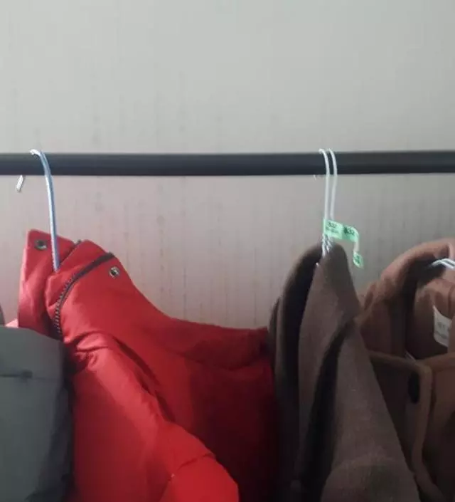 [네이버브랜드스토어 리뷰] ♡-♡저는 정말 마음에 들어요.옷 행거가 부족해서 샀는데 견고하고 많이 걸수있어서 행