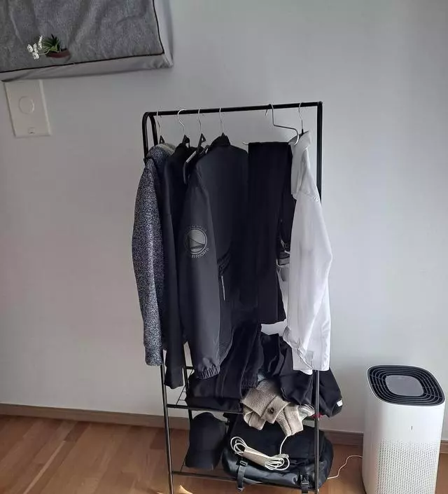 [네이버브랜드스토어 리뷰] 남편 서재에서 쓰려고 샀는데 넘 딱 좋다고 좋아 해요  간편하게 쓰기 좋고 싸서 좋아요