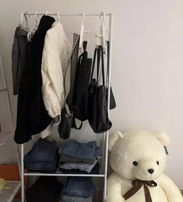 [네이버브랜드스토어 리뷰] 만원치고 가성비 엄청 좋고요, 수평을 잘 맞추는게 힘들었고, 가격이 저렴해서 인지 부