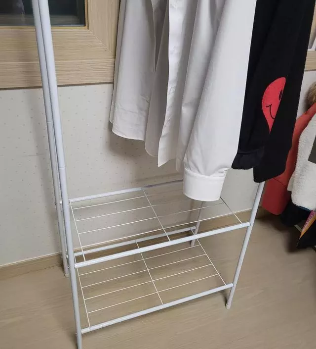 [네이버브랜드스토어 리뷰] 자주 입는 옷 걸어두려고 구매했어요.
