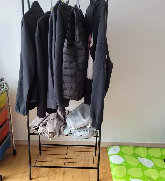 [네이버브랜드스토어 리뷰] 다 좋은데 다만 나사 구멍이 1개불량이 있어서
