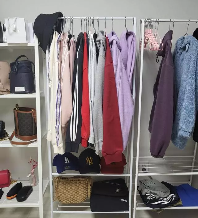 [네이버브랜드스토어 리뷰] 집에 옷장정리용으로 구매했습니다. 단조로운 디자인이라 오히려 깔끔하고 또 생각보다