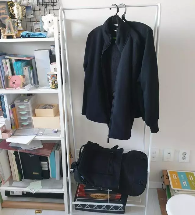 [네이버브랜드스토어 리뷰] 아이들방에 겨울점퍼 넣을 곳이 부족해서 구매했습니다. 사이즈 작으면서 저렴한 행거가