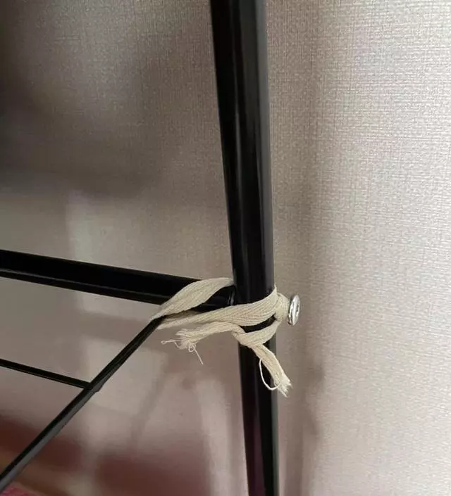 [네이버브랜드스토어 리뷰] 가성비가 매우 훌륭합니다. 그치만 선반 한쪽에 나사가 잘 들어가지 않는 부분이 있어 