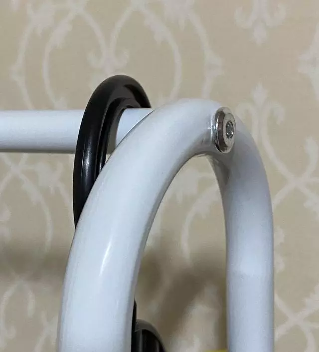 [네이버브랜드스토어 리뷰] 너무 크지 않은 게 필요했는데 사이즈도 적당하고 가격 대비 튼튼해요. 철제는 잘못 사