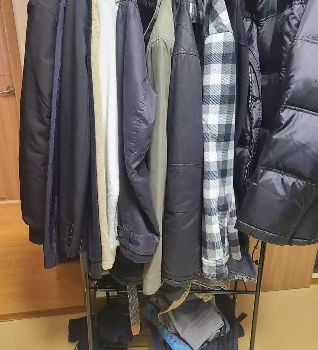 [네이버브랜드스토어 리뷰] 좁은공간에 딱 좋은 수납공간이 됩니다. 정리 워낙 못하는데 그래도 이 덕븐에 옷이 바