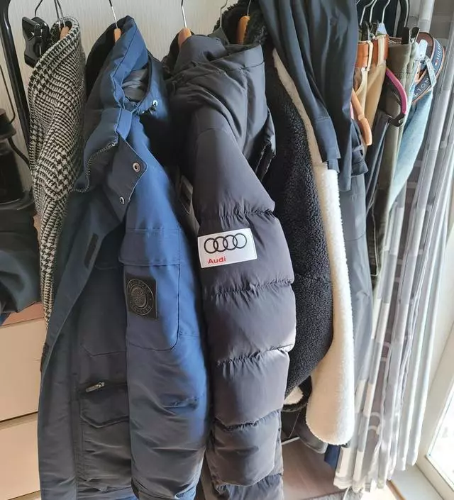 [네이버브랜드스토어 리뷰] 생각보다 수납 공간이 좋네요. 가성비 좋은 제품입니다.